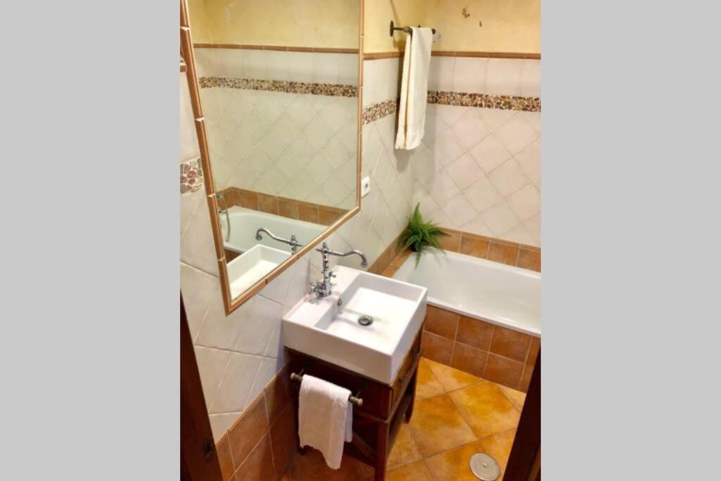 Gatu Premium Villa Lurberri Piscina Privada, 4 Dormitorios, 2 Banos, Parking , Jardines, " Preferente Mayores De 25 Anos Y Familias " In Y Barbacoa 치클라나 데 라 프론테라 외부 사진